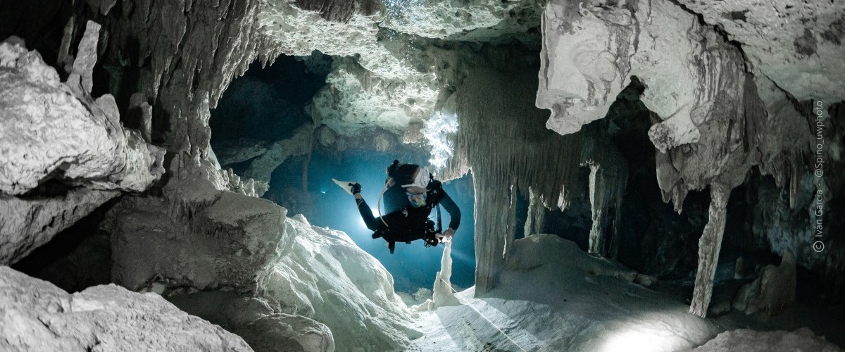 Cenote Dos Ojos 8